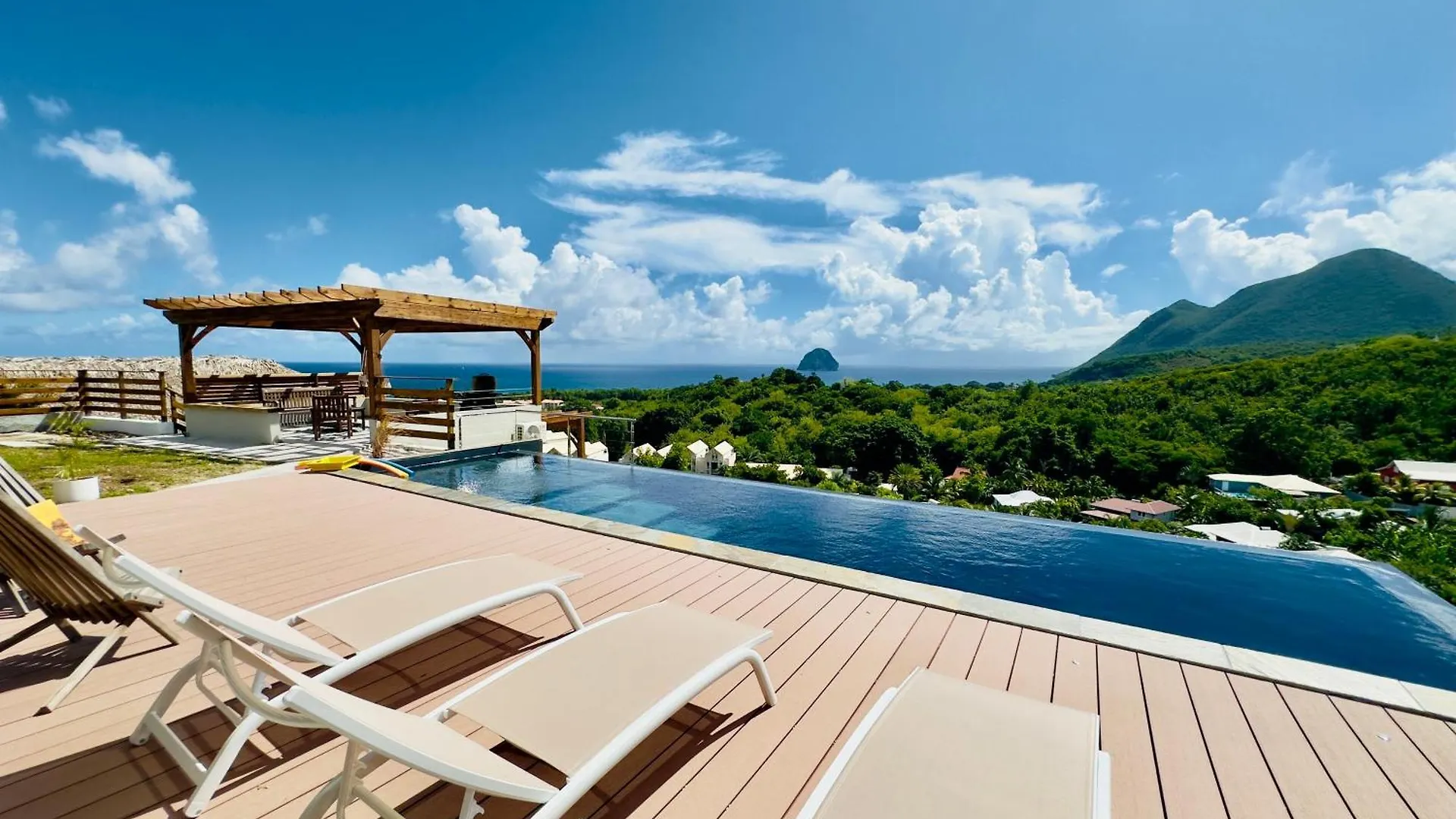 Villa Sky 4 Chambres - Vue Sur Le Diamant Morne Blanc